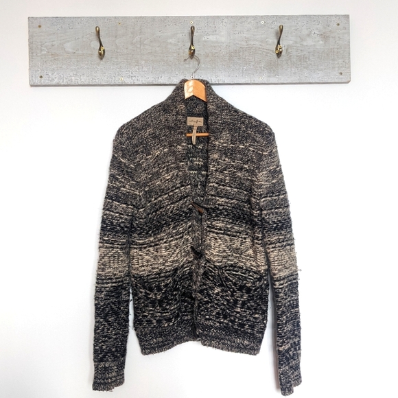 Sweater - Picture 1 of 1